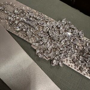 Elegant Crystal Embellished Bridal Belt